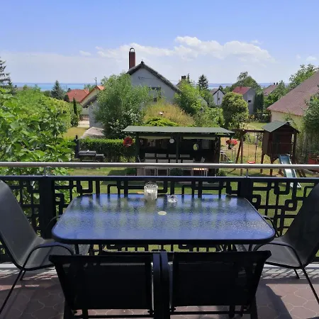 Lila Fuge Apartman Balatonfured