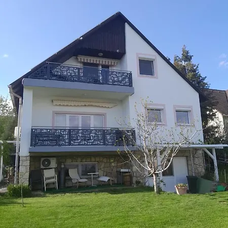 Lila Füge Apartman Daire *