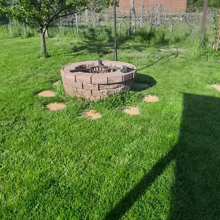 Lila Fuge Apartman *