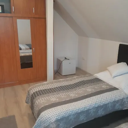 Lila Fuge Apartman Apartment *