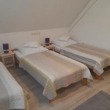Apartment Lila Fuge Apartman *