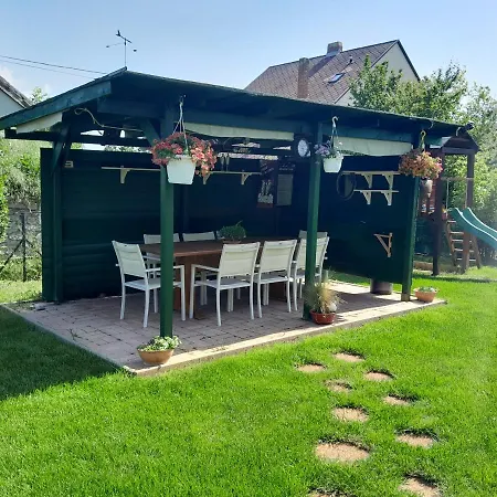 Apartment Lila Fuge Apartman *