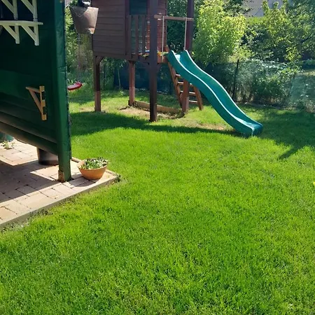 Lila Fuge Apartman *