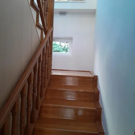 Lila Fuge Apartman *