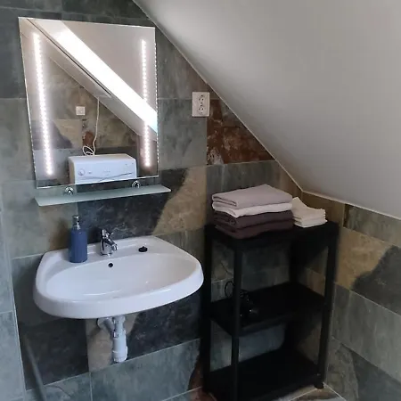 Lila Fuge Apartman Apartment *