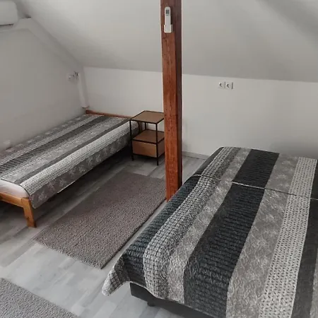 Apartment Lila Fuge Apartman