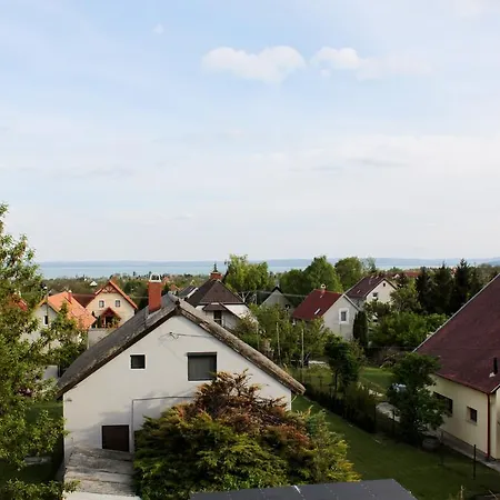 Apartment Lila Fuge Apartman