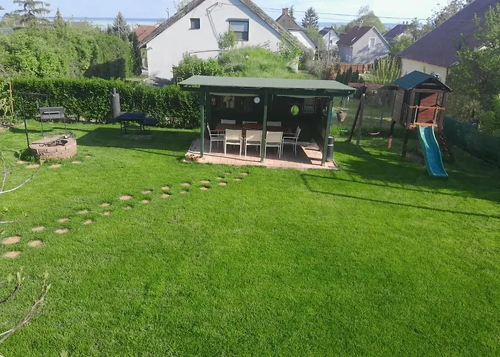 Lila Fuge Apartman Apartment