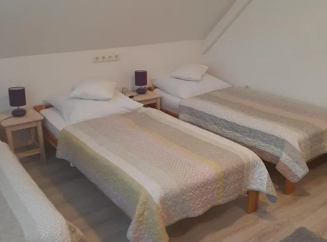 Apartment Lila Fuge Apartman *