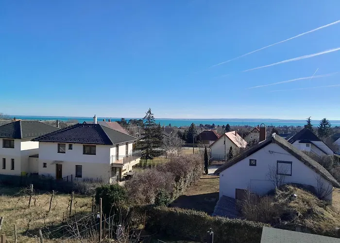 Lila Fuge Apartman Apartment