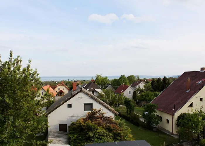 Apartment Lila Fuge Apartman